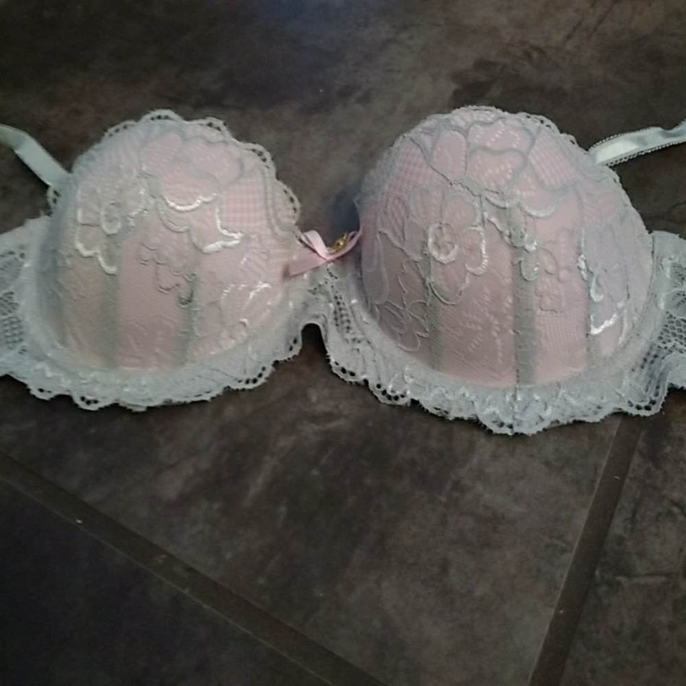Daisy Fuentes bra